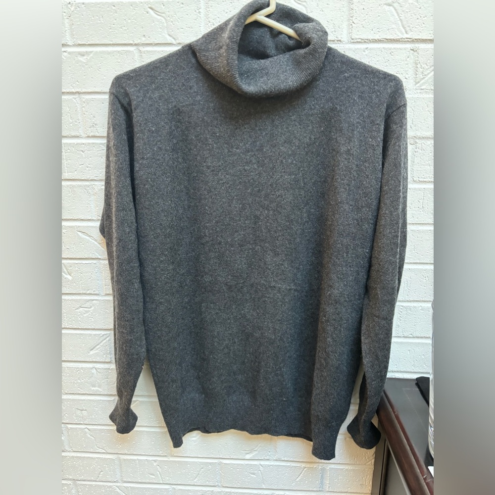 Country Shop women’s preowned heathered gray cashmere turtleneck size s